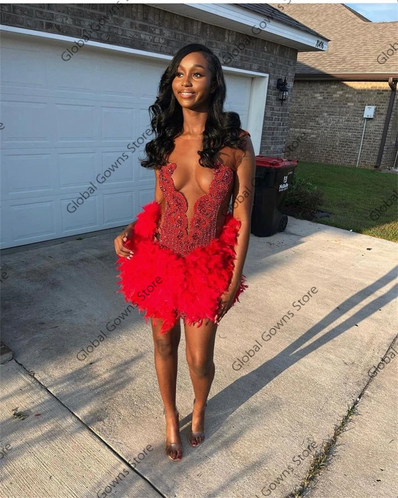 Red O Neck Short Prom Dress Black Girls For 2024 Crystal Beaded Birthday Party Gown Rhinestone Feathers Mini Cocktail Customized