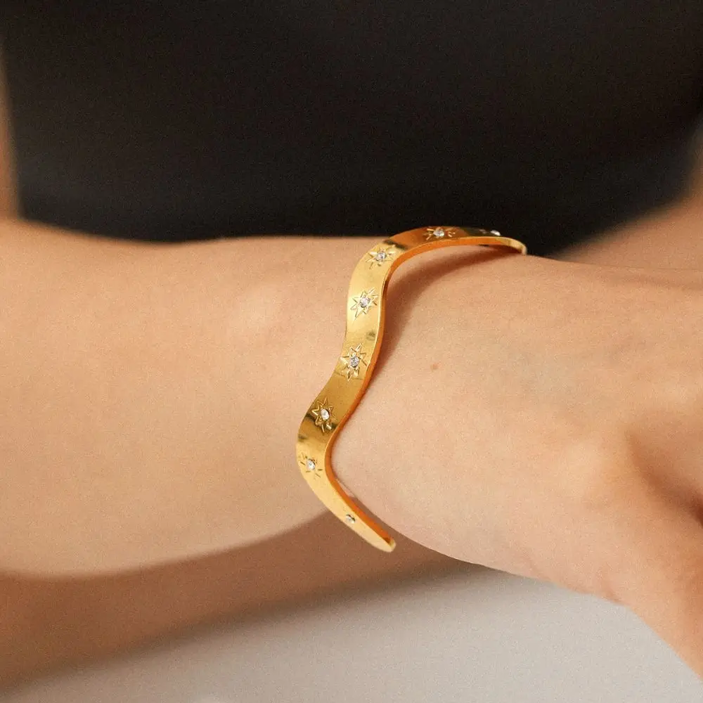 

Rust-proof Bling W-type Bracelet Simple Style Luxury Metal Bangles Gift Jewelry Geometry Bracelets Wedding Jewelry