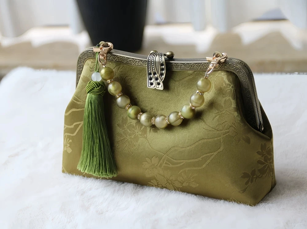 Chinese Style Retro Cheongsam Ethnic Tassel Gold Trim Handbag Original Design Lady Bag