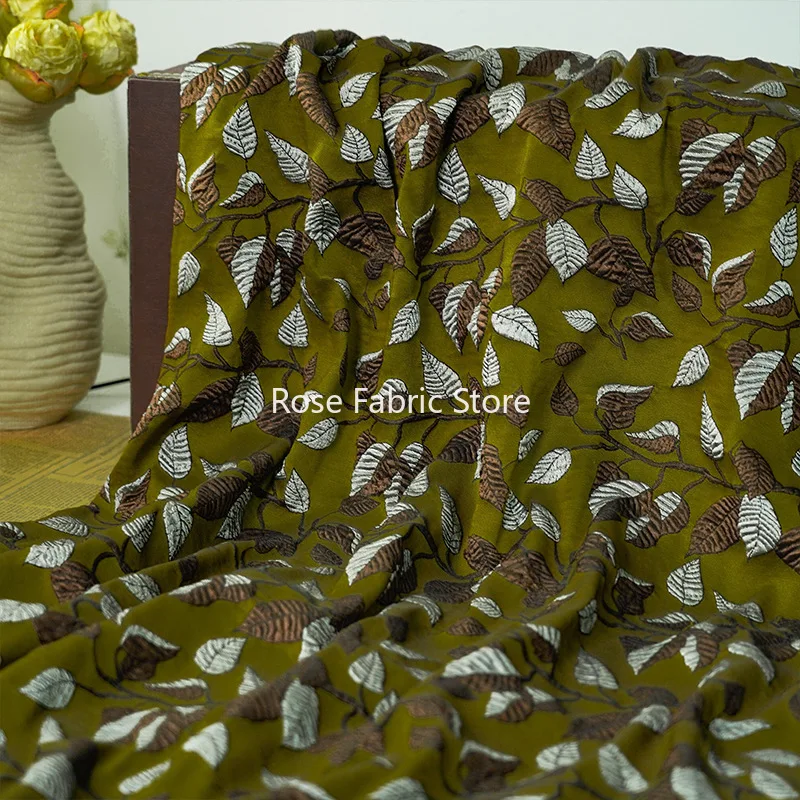

1-метровое оливково-зеленое платье с рельефным листом, жаккардовая ткань, винтажная сумка для багажа, женское платье, декоративная швейная ткань с микроскелетом