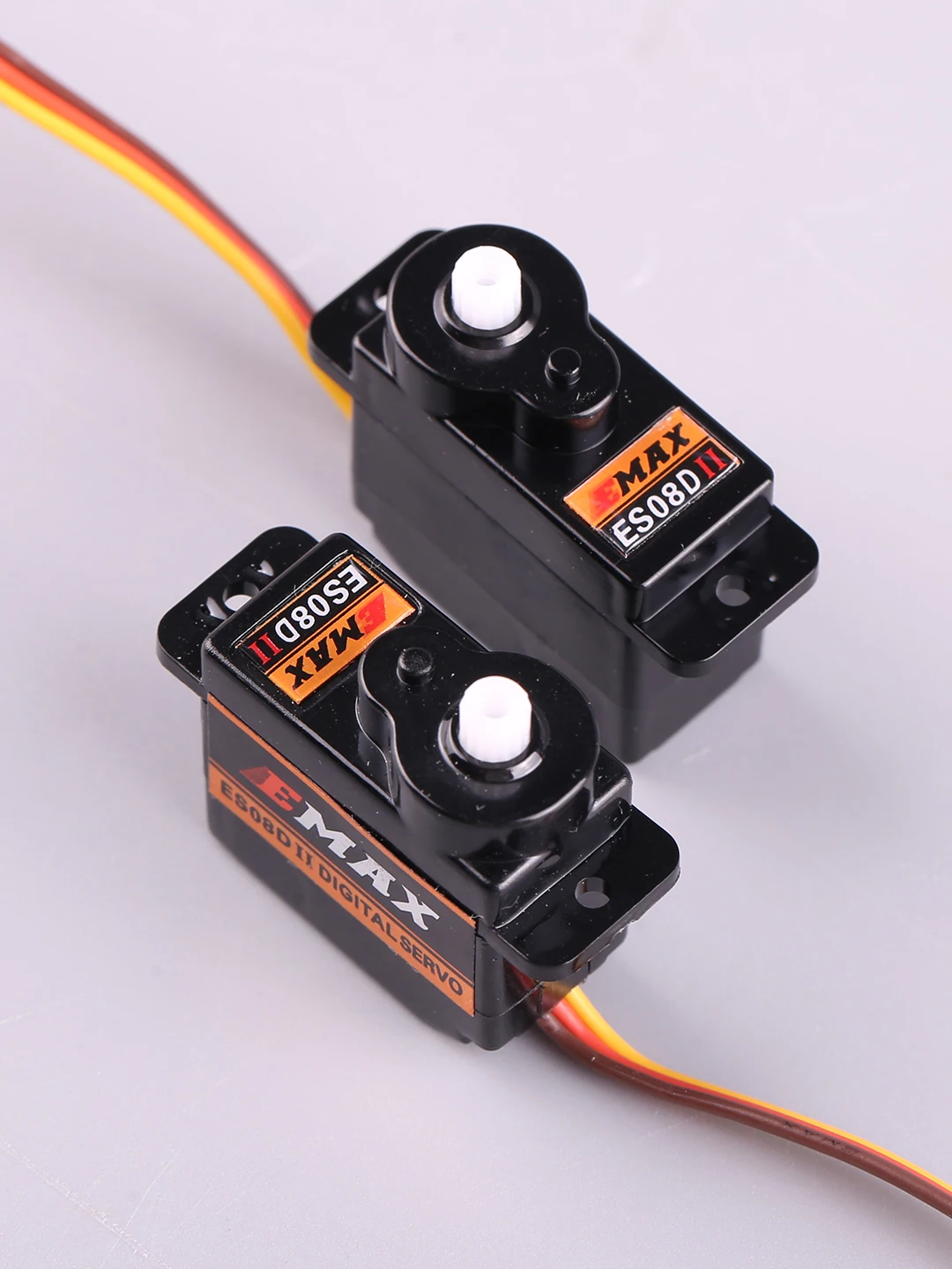 EMAX ES08DII 4.8-6V 9g Plastic Digital Micro Servo With Futaba JR Plug For RC Helicopter Airplane Accessories