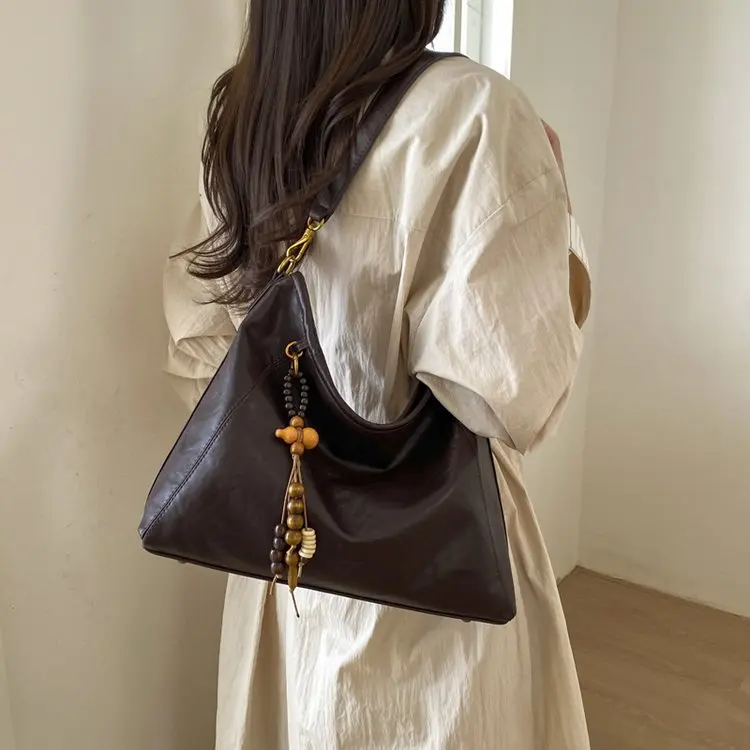 

Niche Retro Soft Leather Tote Bag Women's 2026 New Casual Simple Underarm Bag Large Capacity Shoulder Messenger Bag