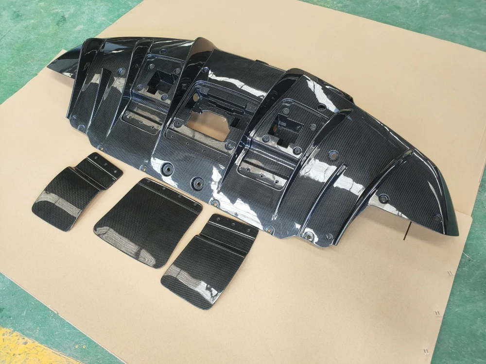 Suitable for Ferrari F8 Modification and Upgrade, Carbon Fiber Rear Diffuser, Small Surround, Lower Lip Body Kit, N-type