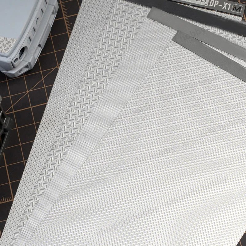 1PCS Photo-etched Anti-skid Tread Plate Single/Four Bar Pattern 204x93mm for 1/64 1/36 1/24 Scale Diecast Car DIY Modification