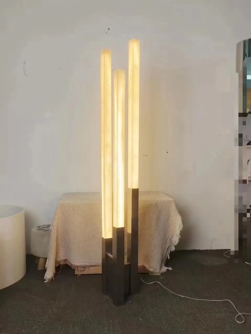 

Retro Modern LED Marble Floor Lamp for Living Room Lobby Modern Designer Minimalist Indoor Floor Standing Light Bedroom Hotel
