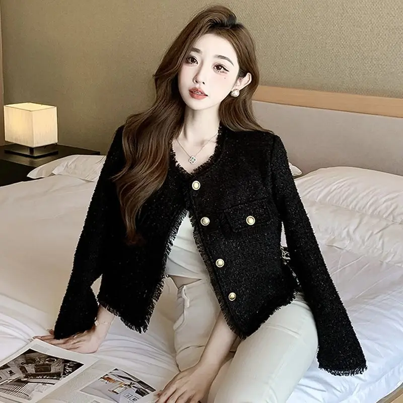 French Black Small Fragrant Fringed Short Coat Women's 2026 Spring And Autumn New Woven Shiny Design Top Black Jacket Wool Coat