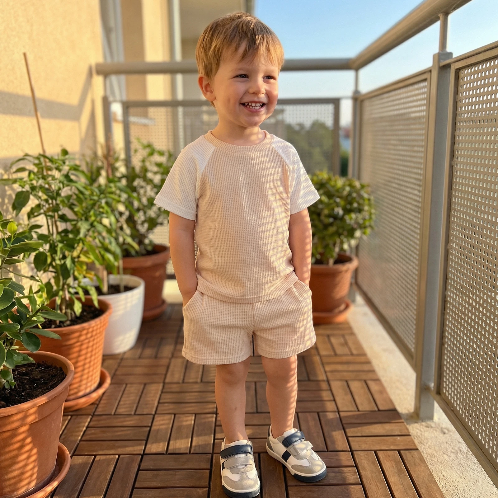 

Летние вафельные комплекты для маленьких мальчиков контрастных цветов, футболка с короткими рукавами, эластичные шорты, комплект, повседневная одежда