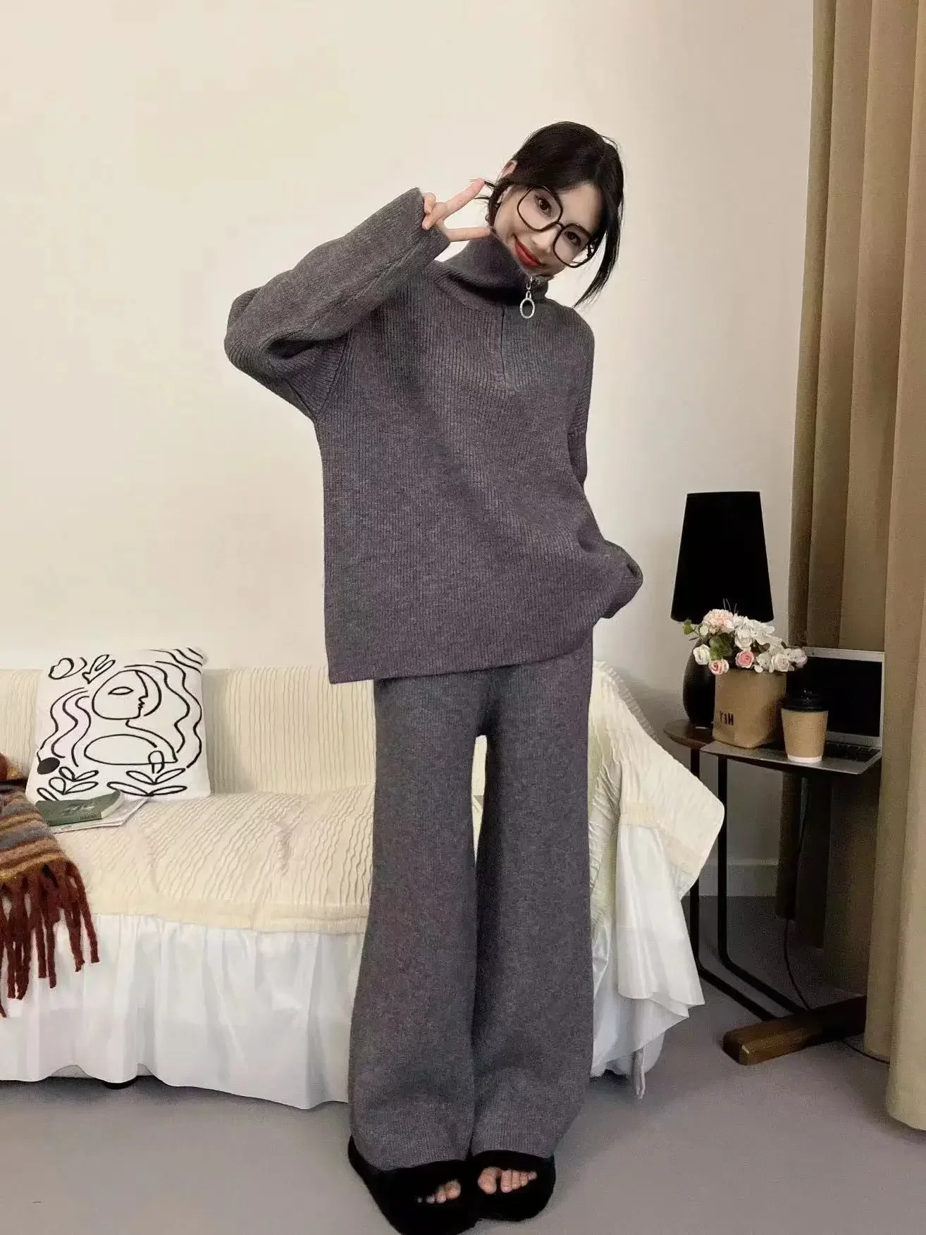 Knit Suit Women\'s New Winter Fashion Soft Waxy Zipper Sweater Casual Coat Straight Trousers Two-Piece Set