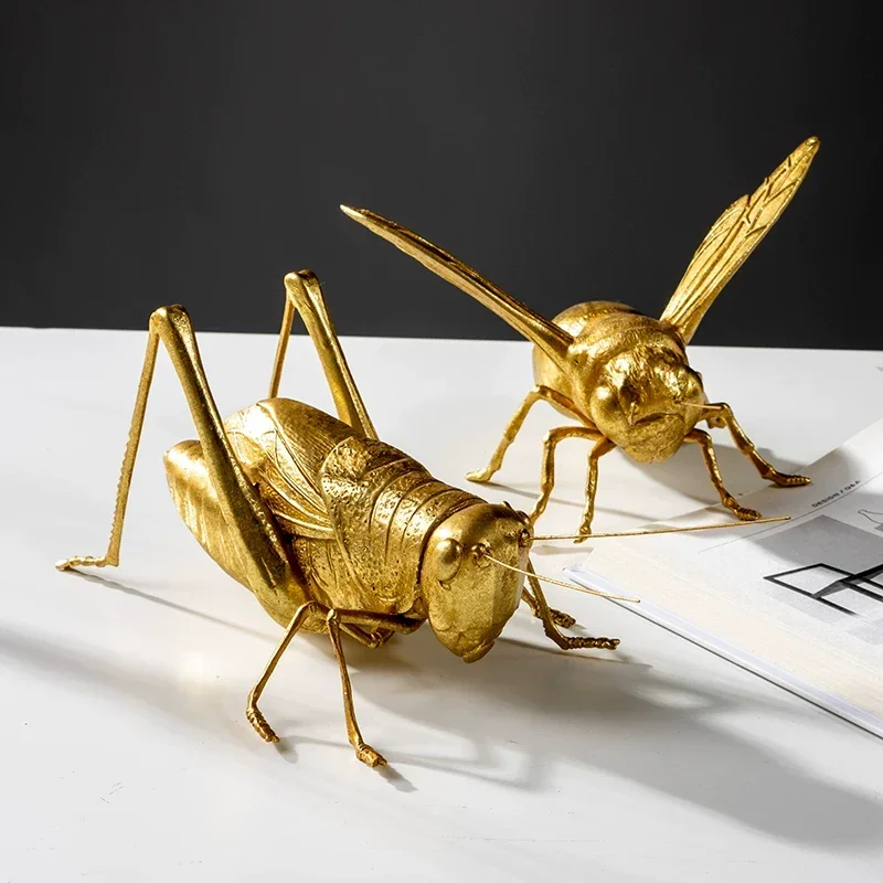Simulation Golden Cricket Manti Bee Crafts Zinc Alloy Feet Resin Body Insect Ornaments Sample Room Study Sculpture Decoration