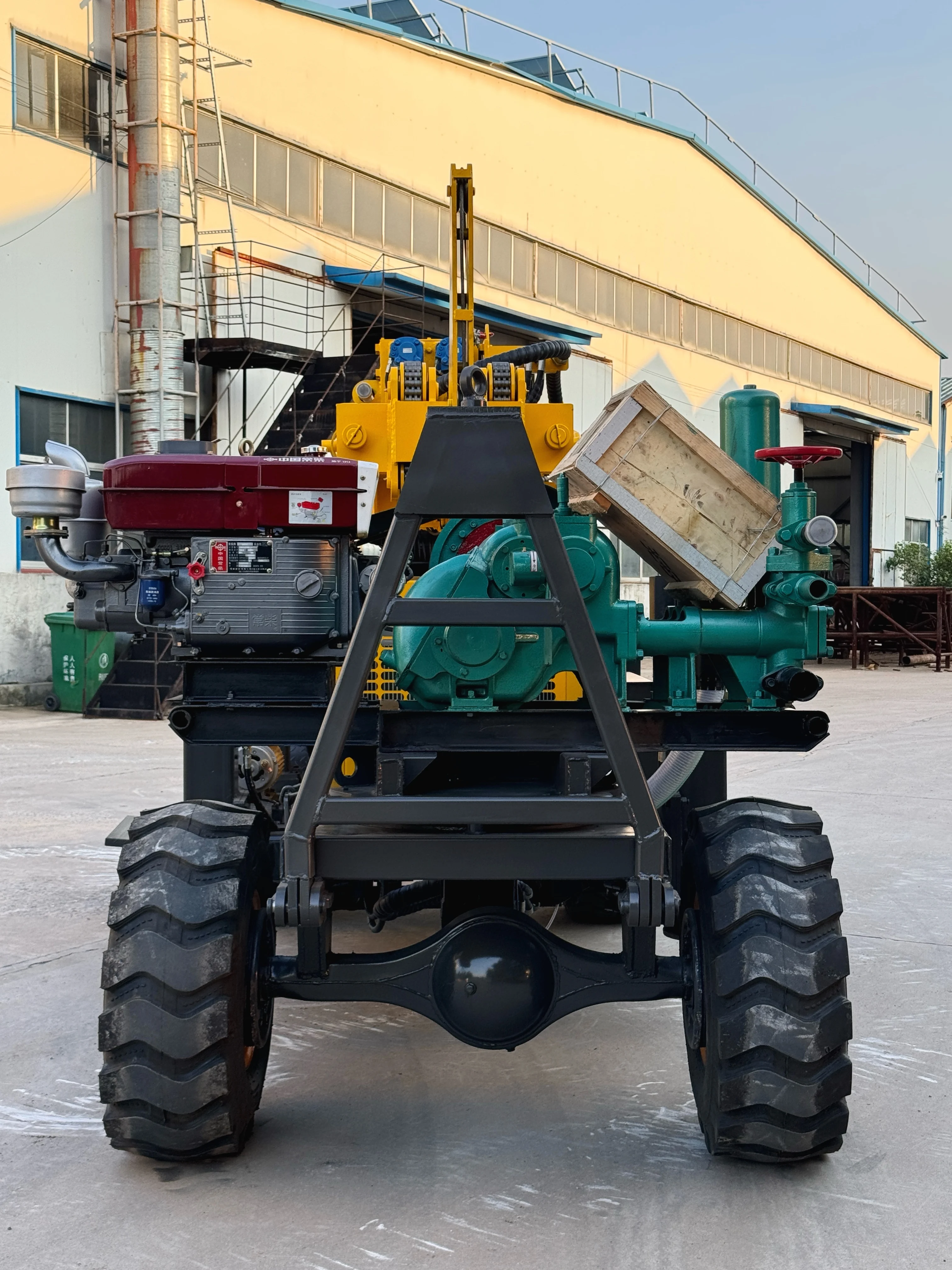 Customizable Mobile Track-Driven Hydraulic Borehole Drilling System for 300-Meter Deep Water Wells