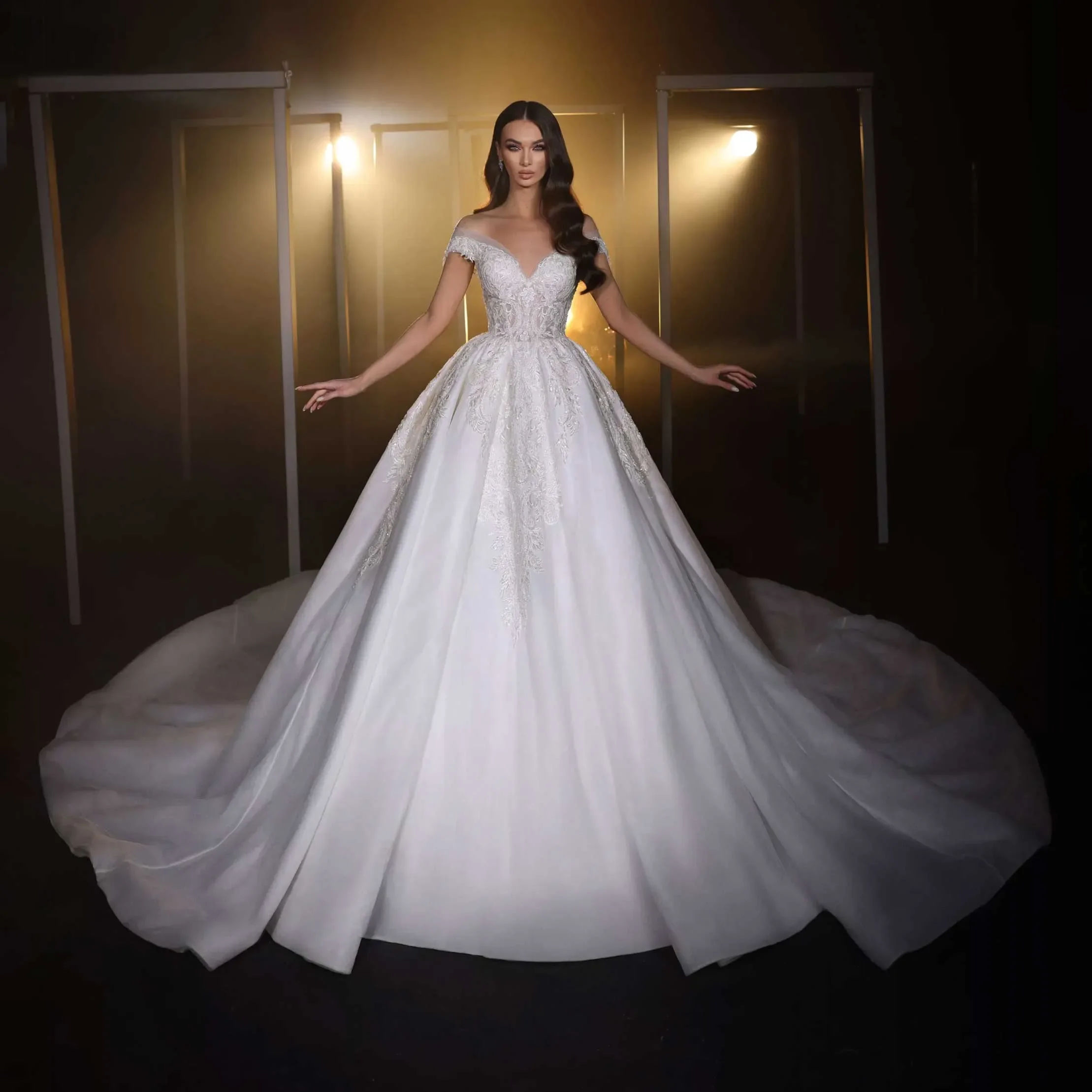 

Роскошное и элегантное свадебное платье с аппликацией из тюля по индивидуальному заказу, с V-образным вырезом и рукавами с открытыми плечами, сексуальное длинное свадебное платье