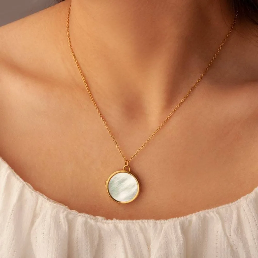 Elegant Magnetic Shell Album Necklace DIY Stainless Steel Memorial Jewelry Neck Accessories Choker Photo Hold Necklace Couple