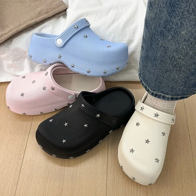 Baotou Semi-Dragging Girl 2026 Neue Frühlings-Plateau-Sandalen für den Strand und Freizeit – coole Mopping-Schuhe