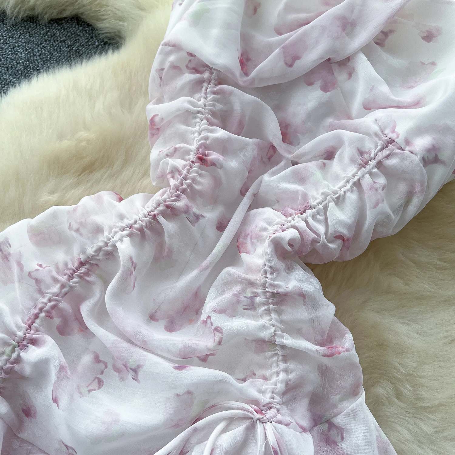 シックなヴィンテージプリントシャーリングフリルスリムエレガントな妖精韓国ファッション自由奔放に生きるサンドレス女性服ロングドレス