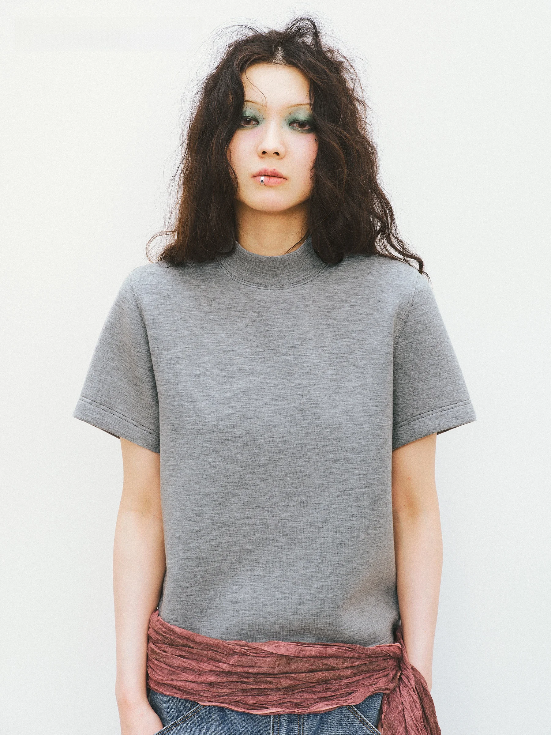 

VERMO Classic Trans-seasonal Short-sleeved T-shirt Comfortable Air Half-high Collar Soft Texture Fashionable Unisex