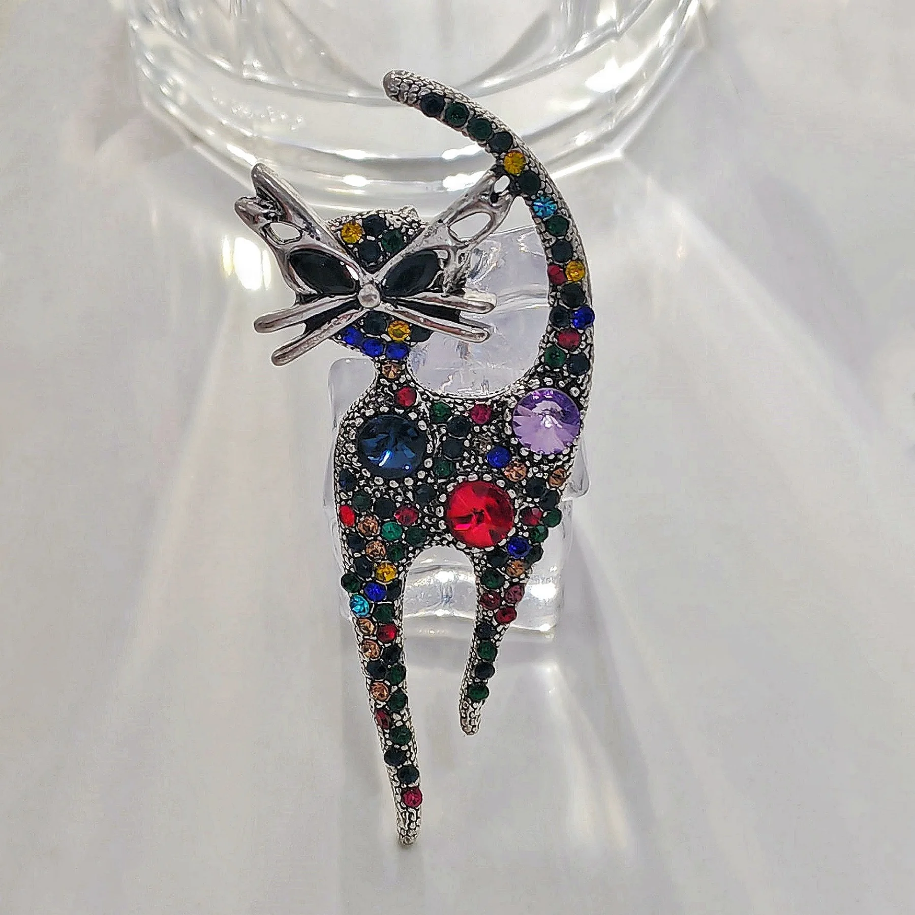 

Vintage Multi Colored Crystal Rhinestone Cool Walking Cat Brooch Pin Fancy Sunglass Kitty Jewelry