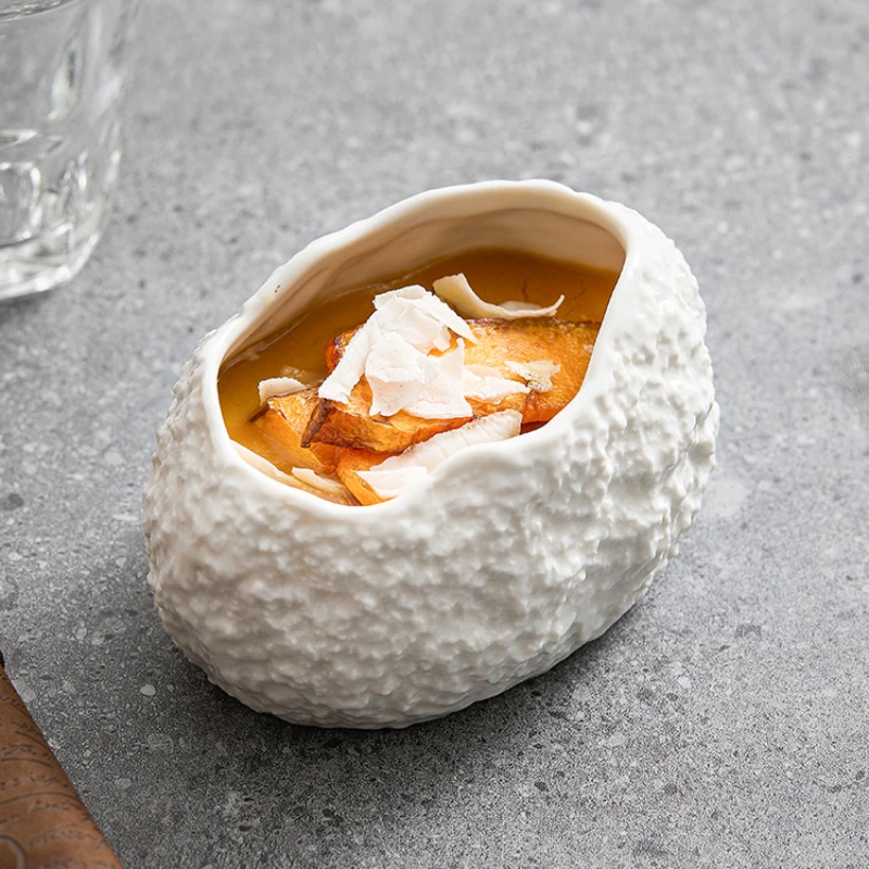 Ceramic Egg-shaped Dessert Bowls, Irregular Hotel Tableware in High-end Restaurants. Creative Molecular Cuisine Dish Open Bowl