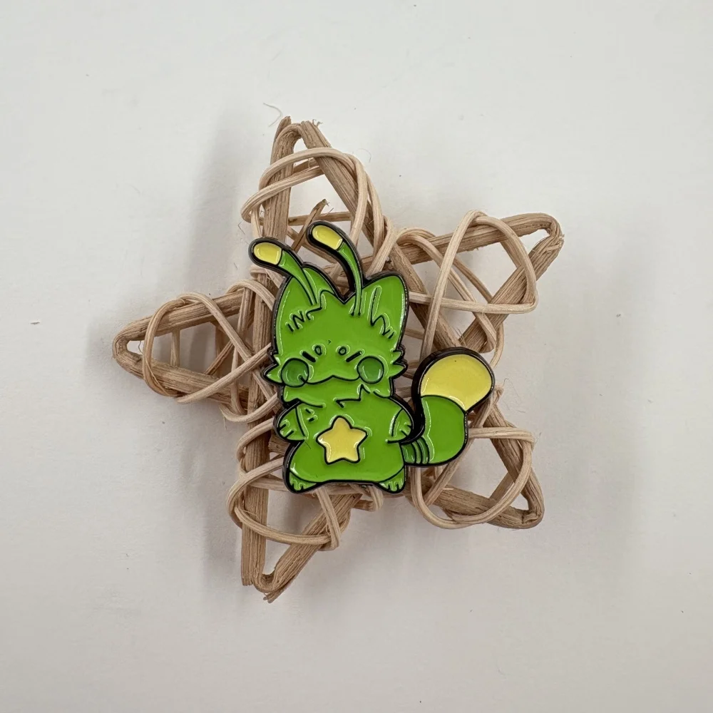 Funny Silly Gnarpy Metal Brooch Game Regretevator Badge Gamer Collect green bipedal humanoid cat-like alien NPC Gift Accessory