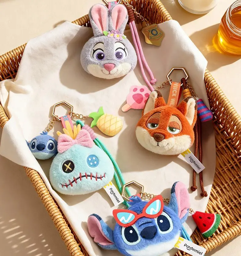 กระเป๋าสไตล์น่ารักแบบ Q-Version ดีไซน์แสดงความรักคู่รัก ของขวัญวันเกิด 520 สินค้าฮิต ไนค์ ไวลด์ พวงกุญแจ 2025 กำลังมาแรง