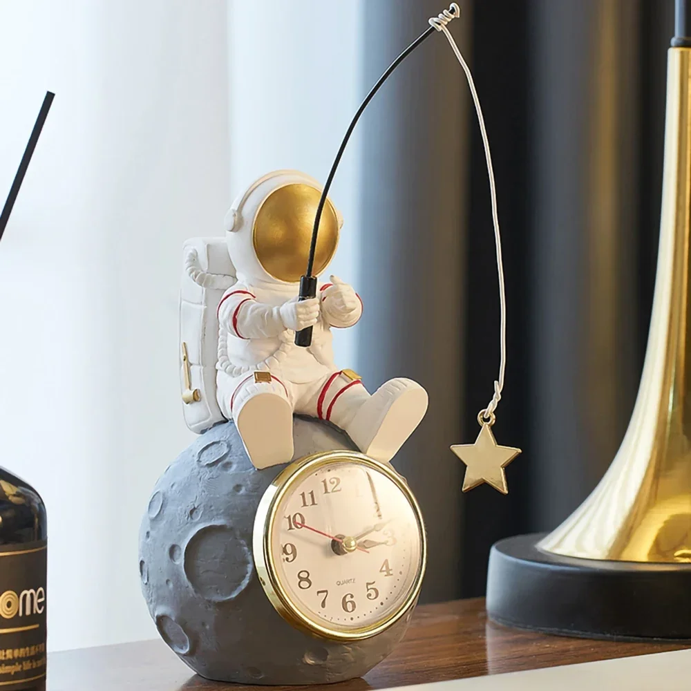 Desk Clock Ornaments,Spaceman Figurin Figurine Table Clock,Electronic Clock,Home Living Room Interior Table Decoration Accessory