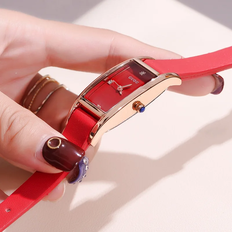 ساعة يد نسائية أنيقة، ساعة نسائية مستطيلة بسيطة على الطراز الأوروبي والأمريكي مع حزام رفيع عصري.