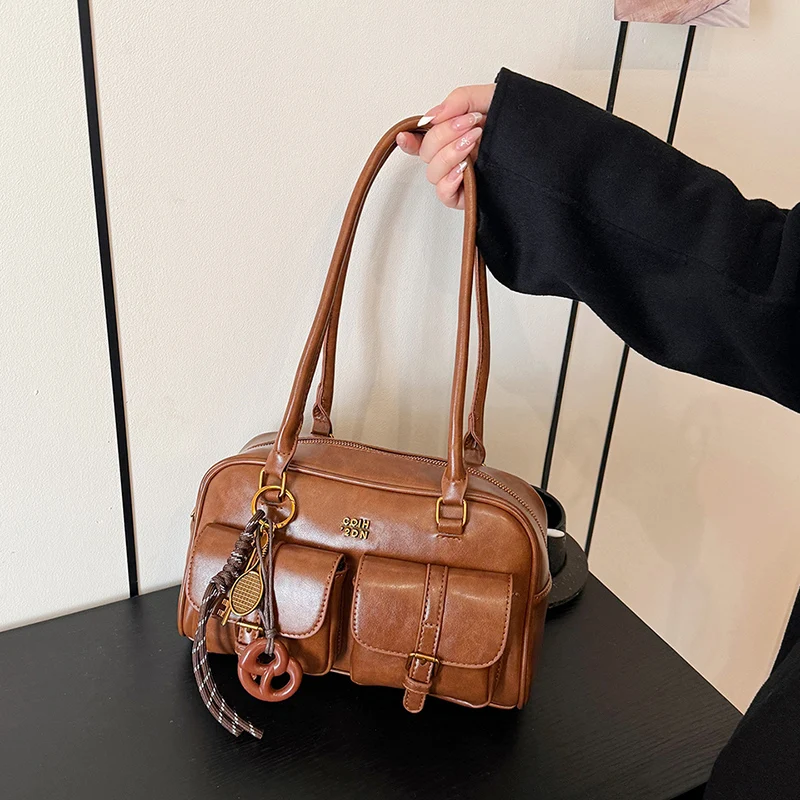 

Женская сумка через плечо с несколькими карманами и подвеской в стиле ретро, сумка подмышки, повседневная мягкая сумка из искусственной кожи, дорожная сумка для покупок, сумка для свиданий