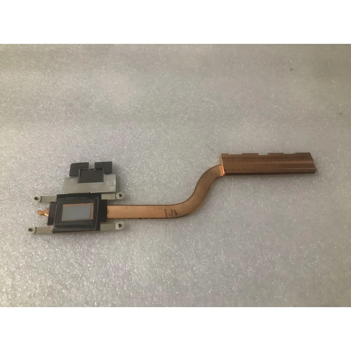 

Новый охлаждающий радиатор для процессора Lenovo V14-ADA, медная трубка 5H40s20008