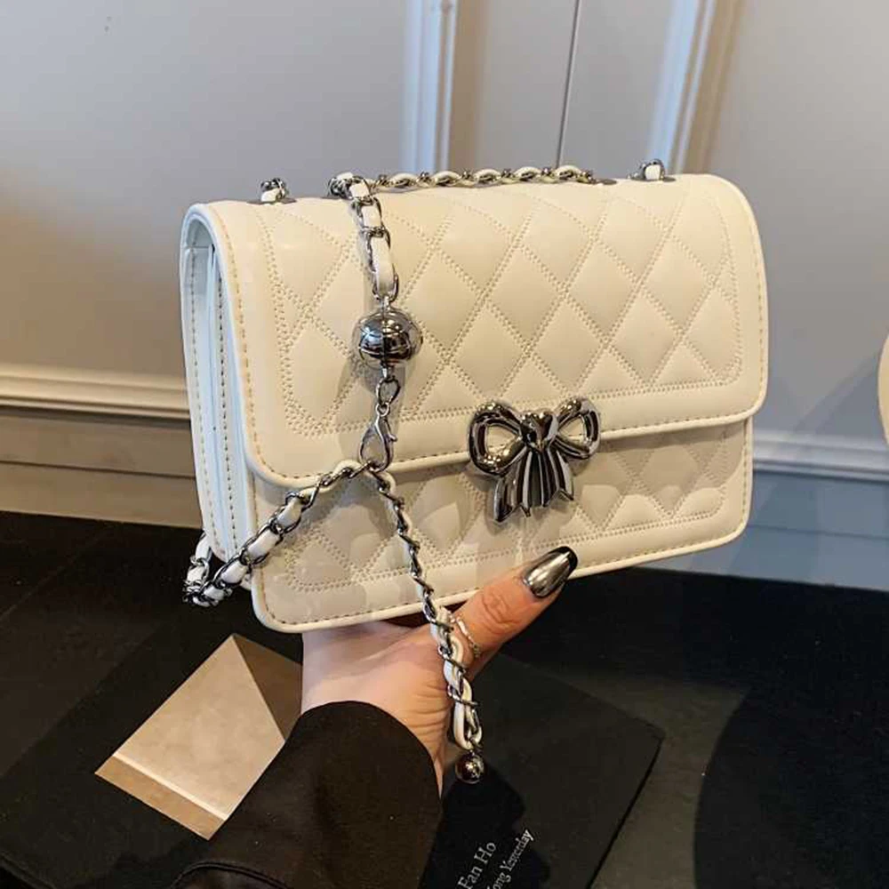 

Versatile Bow Lock Chain Crossbody Bag Trendy Sewing Thread Stylish Small Square Bag Women's Autumn New Fashion Shoulder Bag