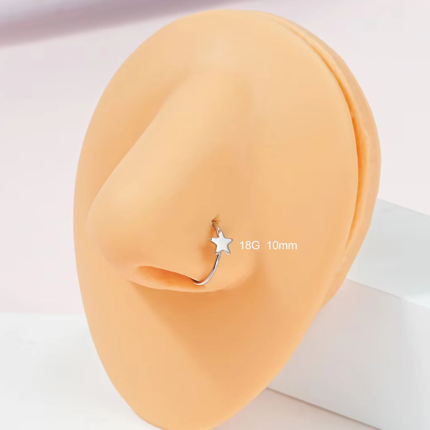 1PCS Nose Rings Hoops 20G 18G Nose Rings Stainless Steel Star Hoop Earrings Septum Clicker Hinged Segment Septum Hoops 8mm 10mm