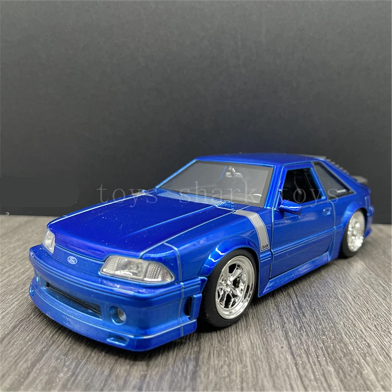 Ford Mustang GT-modelo de coche deportivo de aleación, vehículo de policía de Metal fundido a presión, colección de simulación, regalo, 1/24