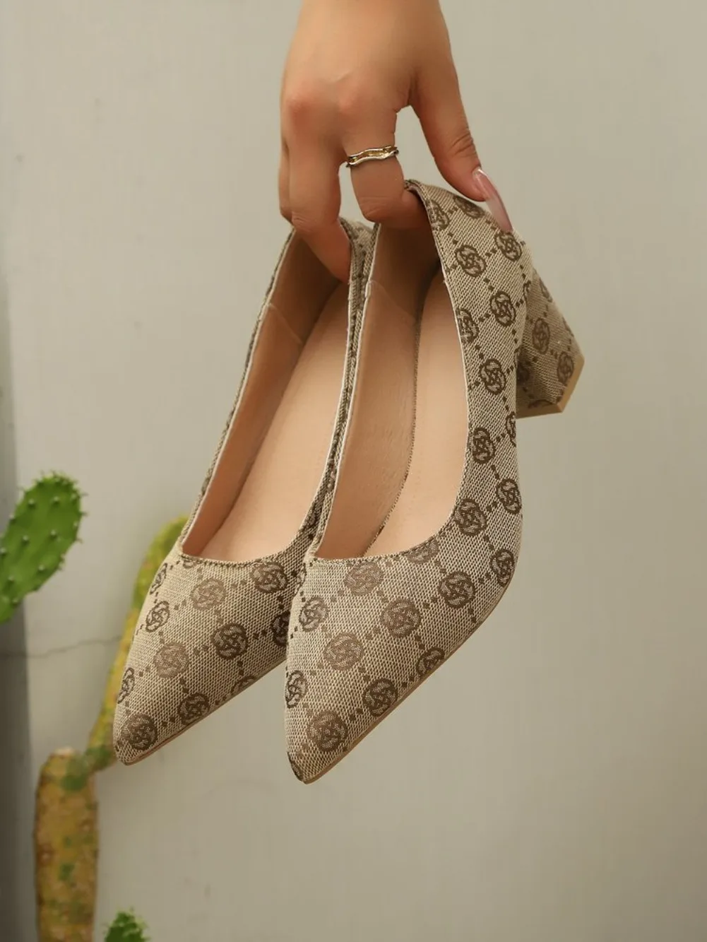 2026 Modische Blumenmuster Spitze Damen High Heels Frühling Herbst Neuer Einfacher Stil Quadratischer Absatz Komfortable Einzelschuhe – Detail 5