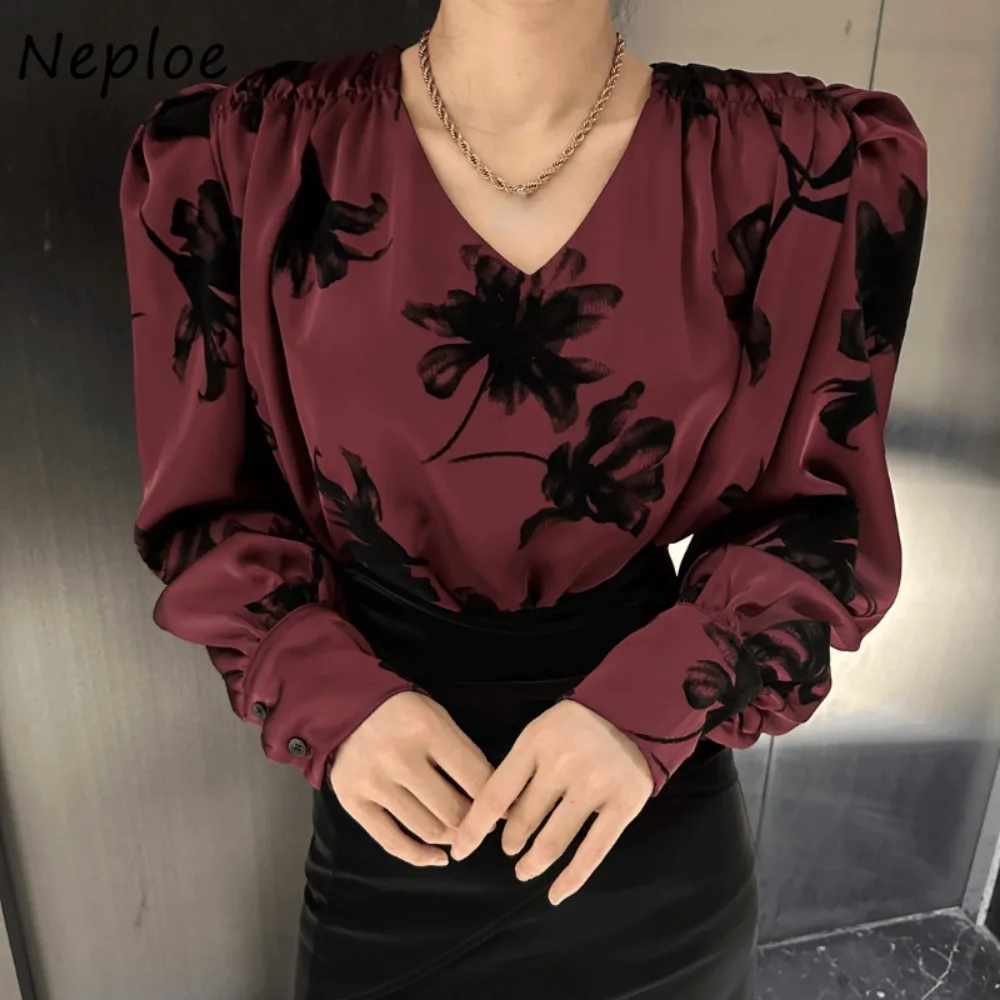 Neploe Casual V Neck Puff Sleeve Print All-match Shirt Feminine French Style Streetwear Western Blouses Elegant 3D Flower Tops