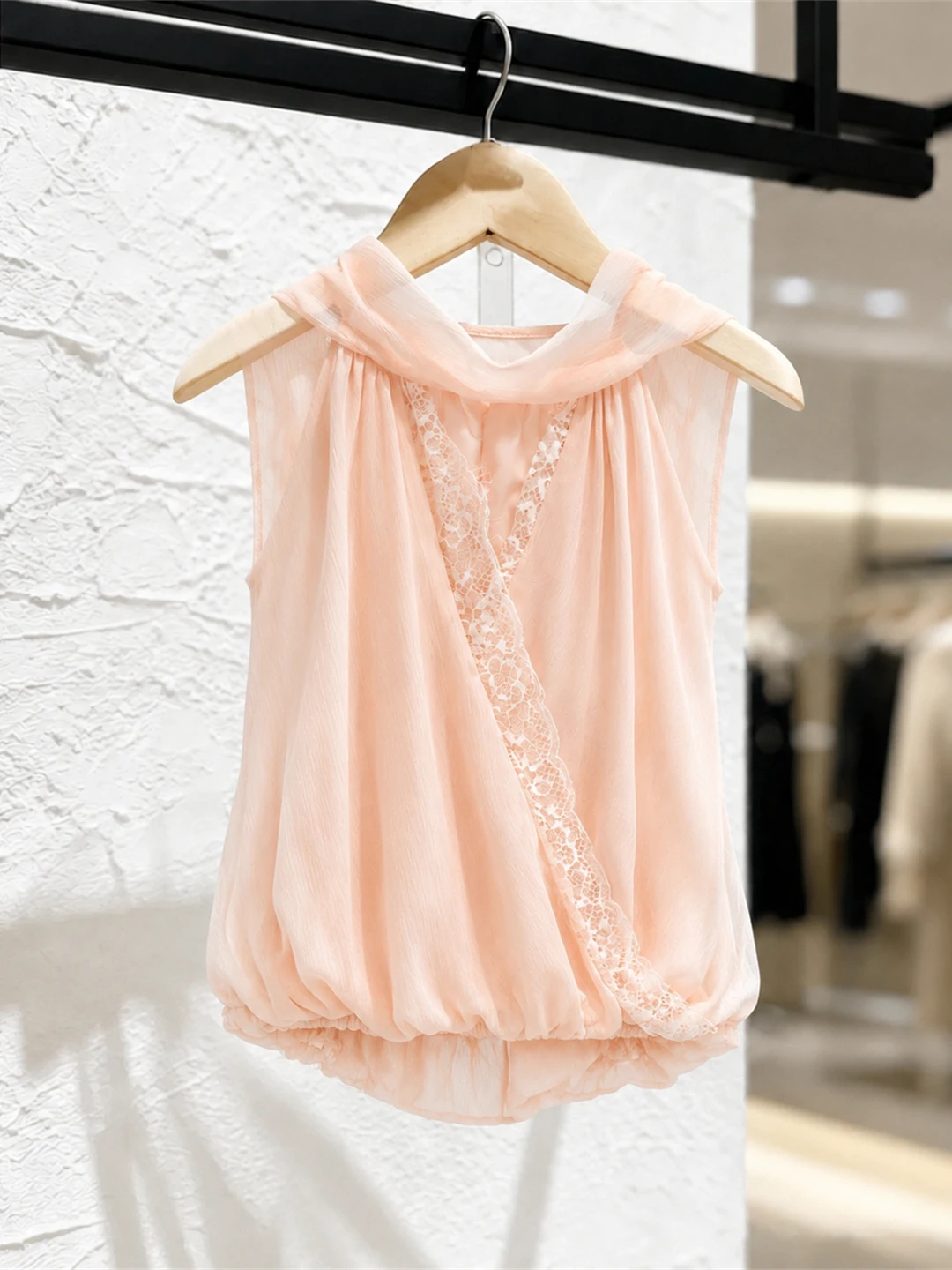 

Summer 2026 Lace Splice Sleeveless Top Versatile Casual Sweet Design Sense Good Looking Commute Korean Style Straight Cut