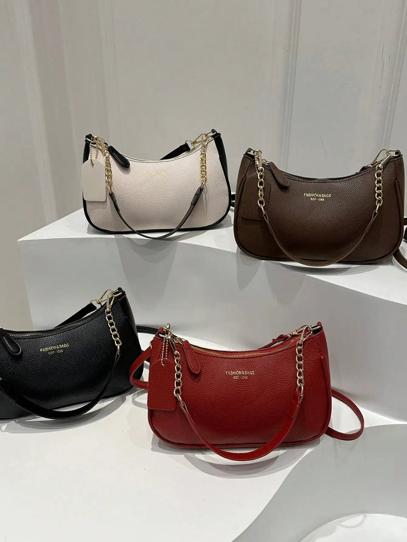 

1pc Solid Color PU Leather Fashion Underarm Bag. It Is A Simple And Stylish Large Capacity Shoulder Bag