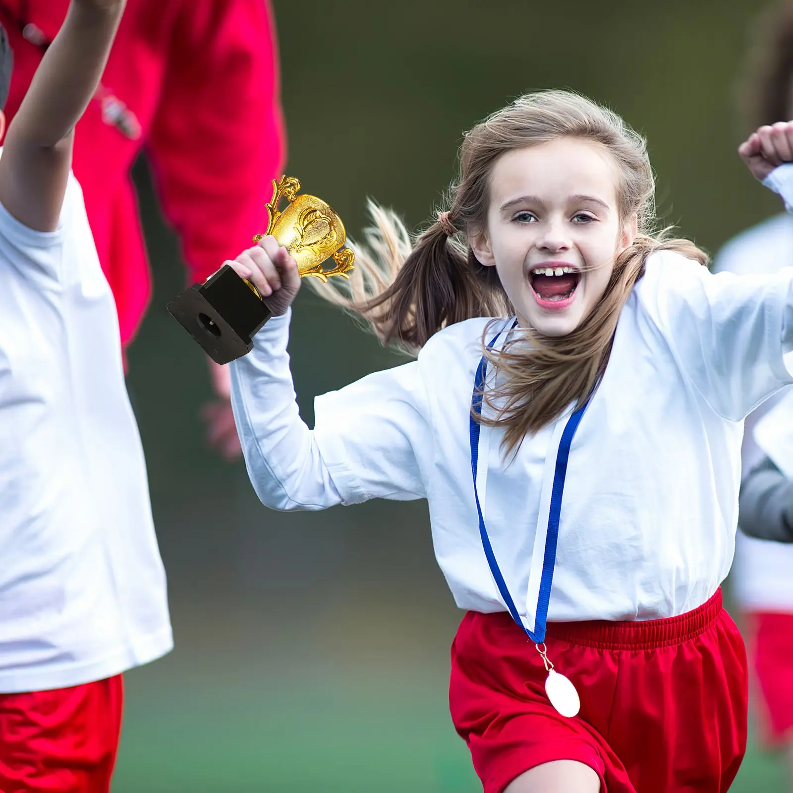 Trofeum Trofea sportowe Trofei Niestandardowa zabawka piłkarska dla Mini złotej nagrody piłkarskiej Trofeum Puchary Zwycięzca Turnieje dla dzieci