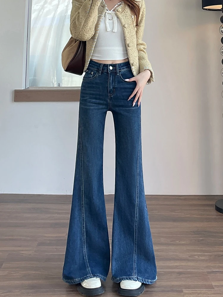 

Retro Hong Kong style micro flared jeans women in winter 2025 plush splicing design loose and non stick leg flared pants