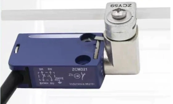 For schneider travel limit slot switch xcmd2159