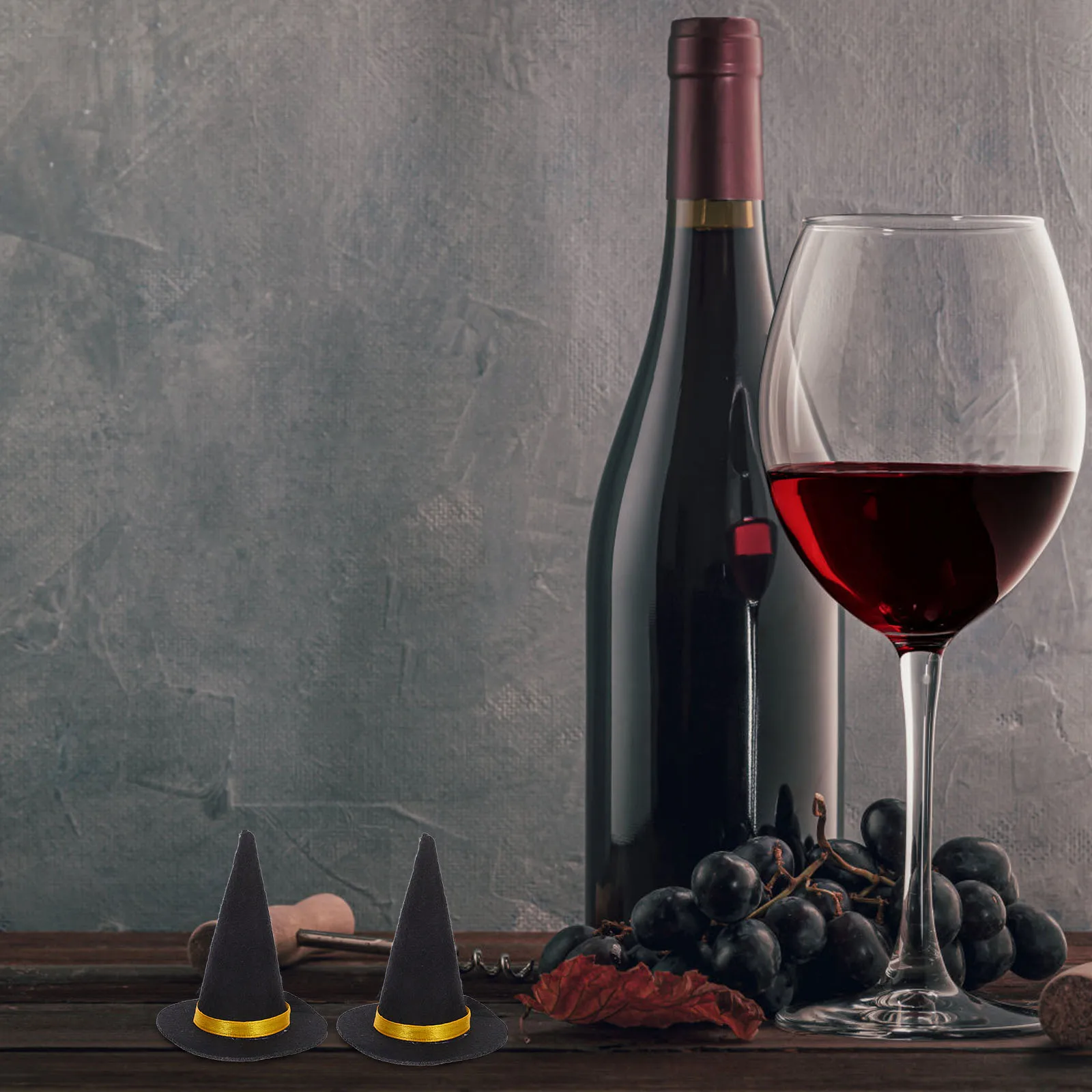 

24Pcs Mini Felt Witch Hats Halloween Party Supplies Tiny Bottle Cupcake Toppers Witch Hat Table Decorations Little Halloween Hat