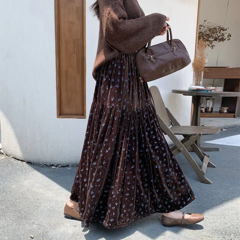 Retro Velvet Half Length Skirt Women'S Autumn/Winter Floral Design Elastic Waist Folded Medium Length Skirt