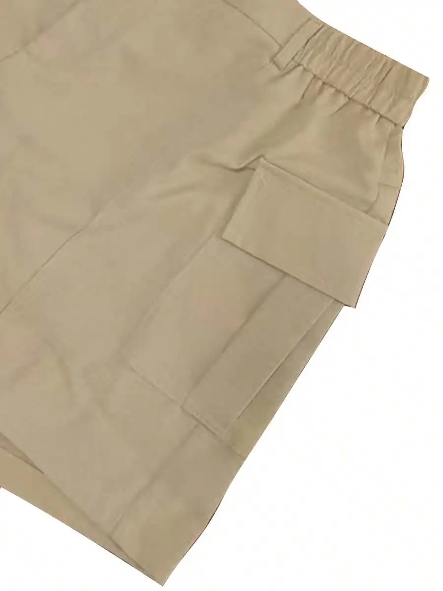 

Lightweight Beige Cargo Shorts For Women – Minimalist Design, Perfect For Summer Travel, Office Wear, And Urban Outfits