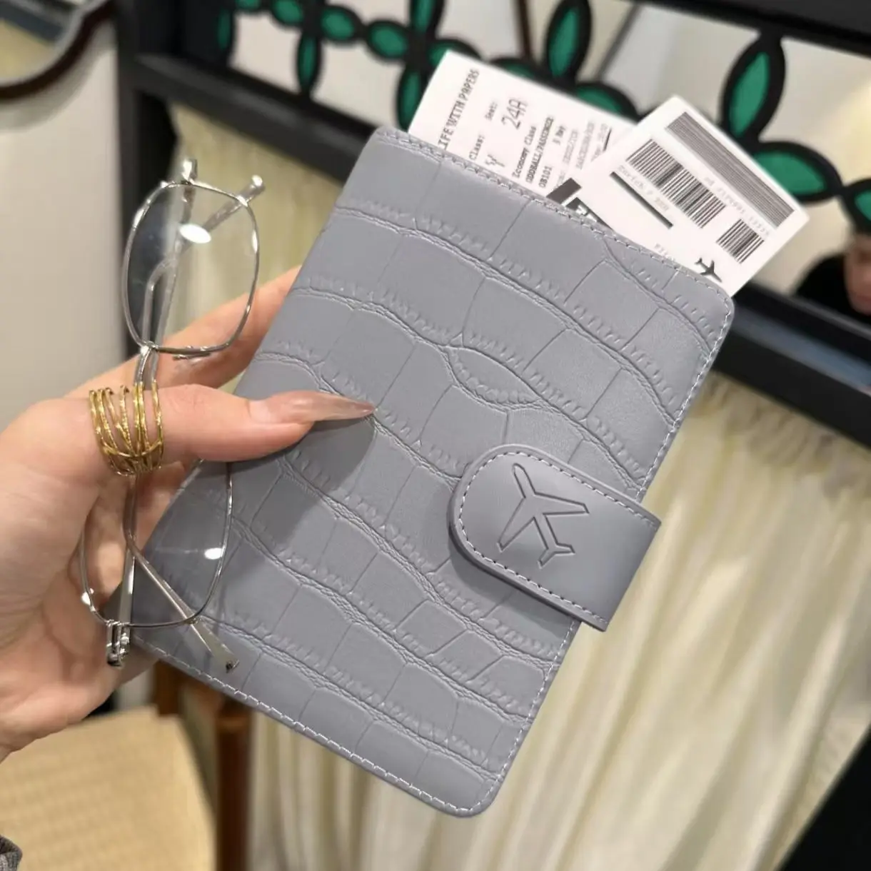 Crocodile Pattern Passport Holder, Multi-Functional Portable Document Organizer Travel Wallet