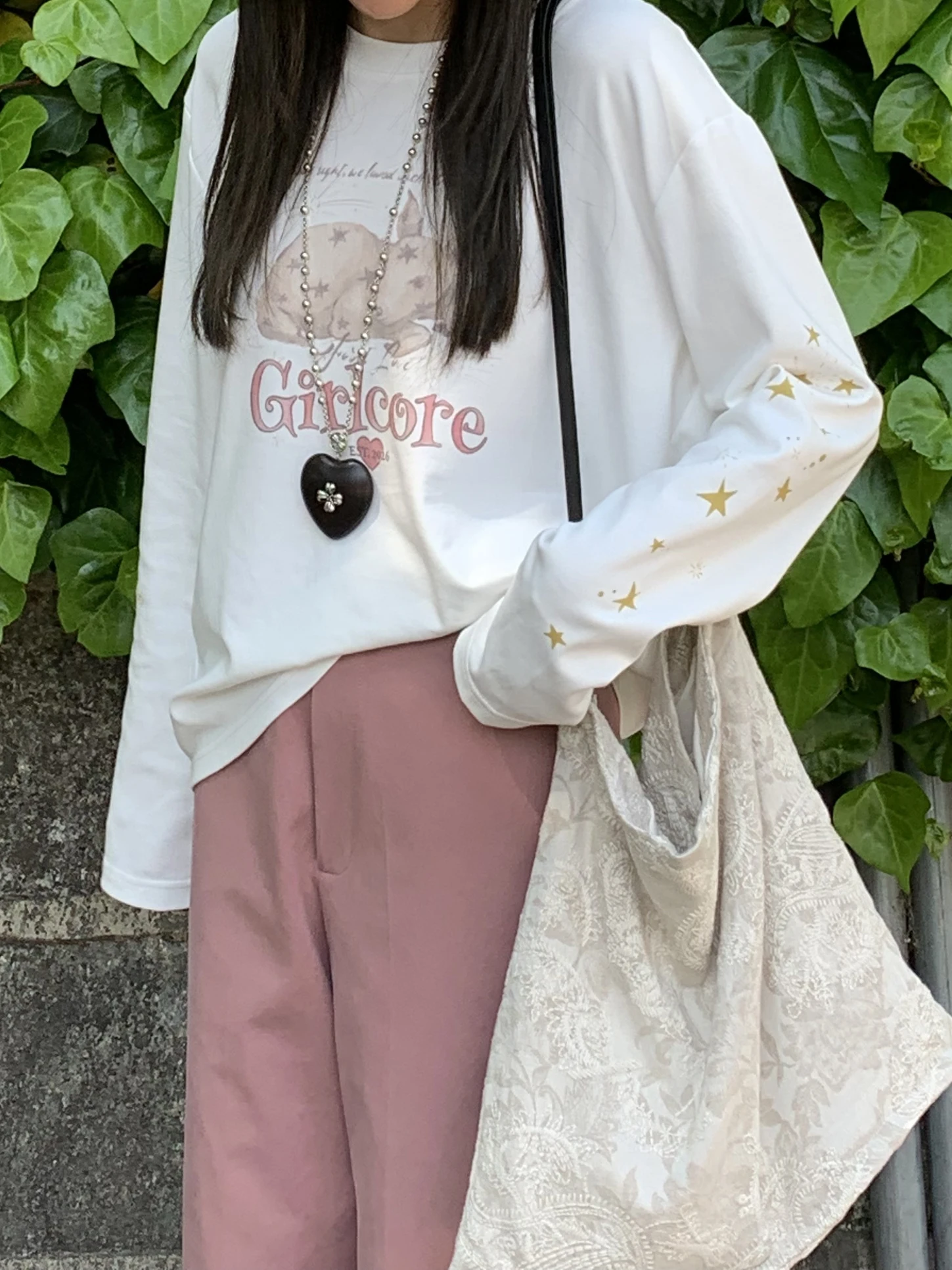 

Женская хлопковая футболка с длинным рукавом, простой свободный крой, универсальная, белая, с мультяшным принтом оленя, повседневный стиль, высокая талия