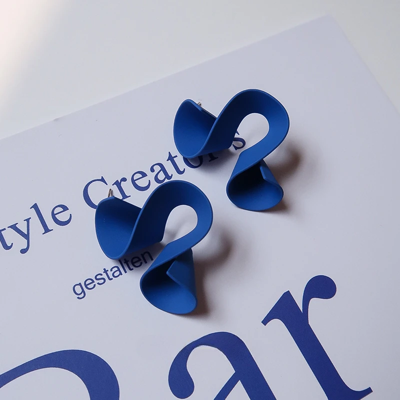 

Niche Klein Blue Twisted Spiral Earrings