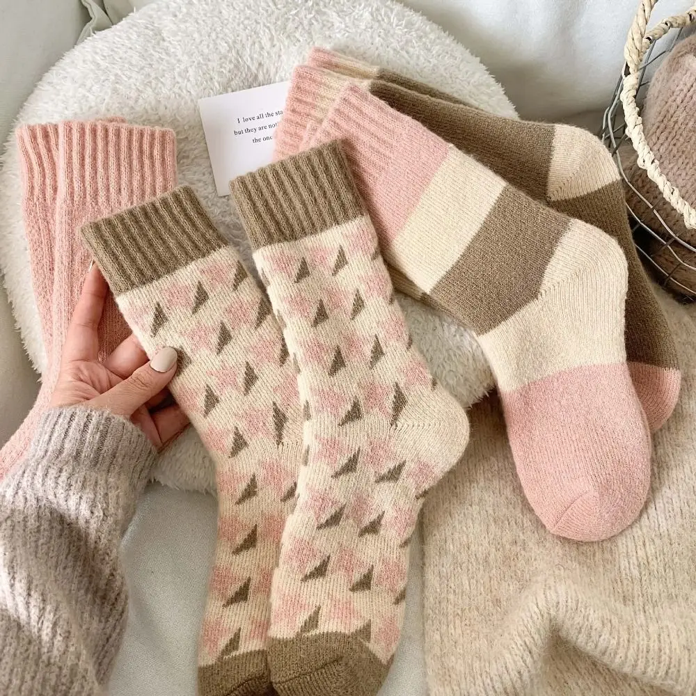 Trendy Thickened Women's Socks Pink Color Comfortable Thermal Long Socks Cold Proof Warm Socks Daily Use