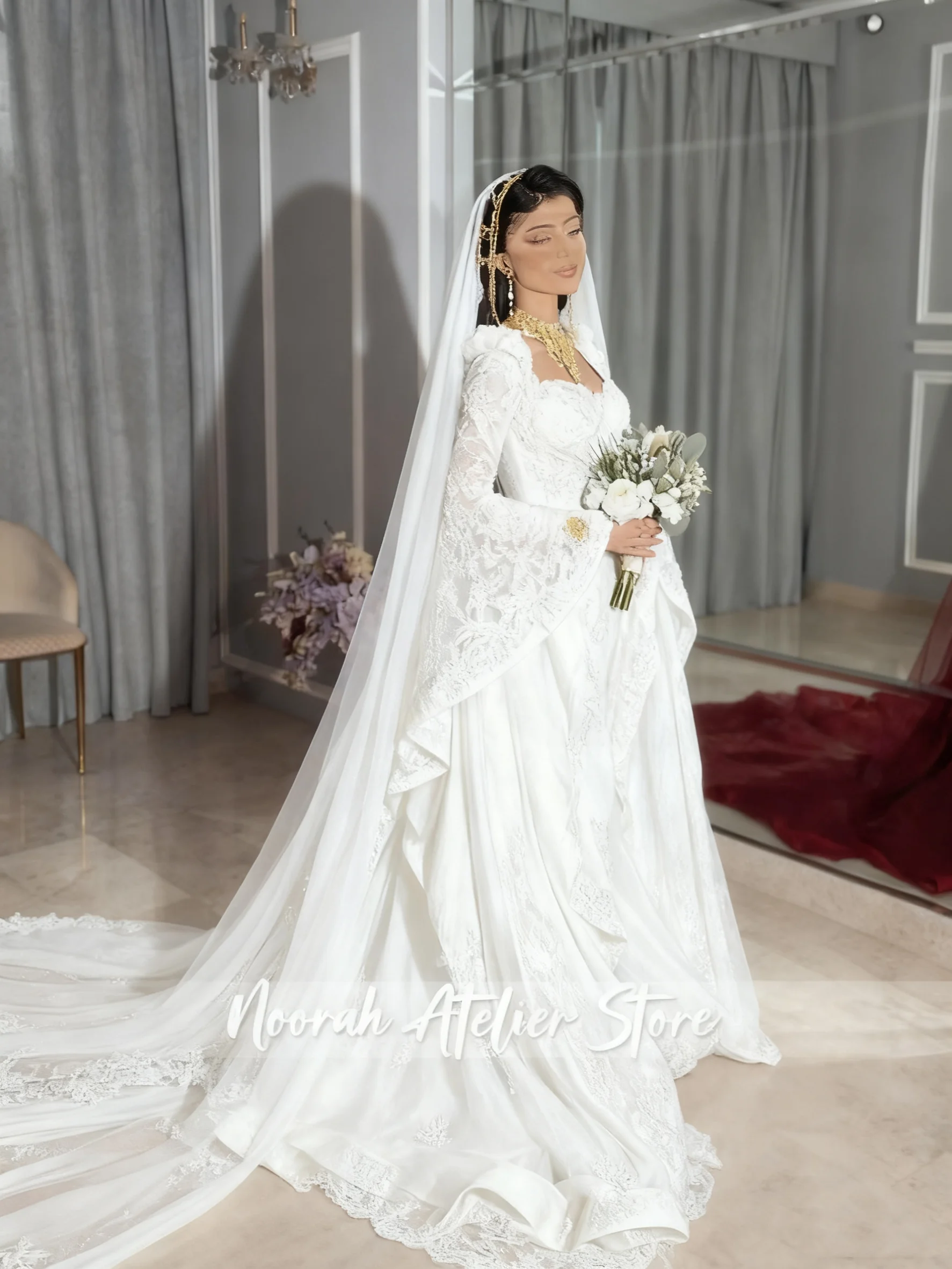 فساتين زفاف نسائية فاخرة بأكمام طويلة مزينة باللون الأحمر في دبي 2025 ذيل فيستدو دي نويفا تول رداء دي ماري مخصص #5