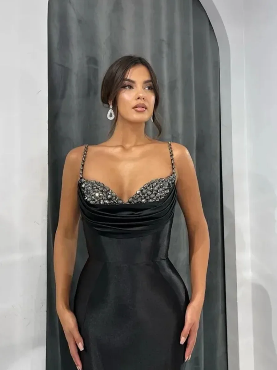 Vestido preto com alças de espaguete frisadas para mulheres, vestido de baile sereia árabe e Dubai, vestido de festa sexy, ocasião especial