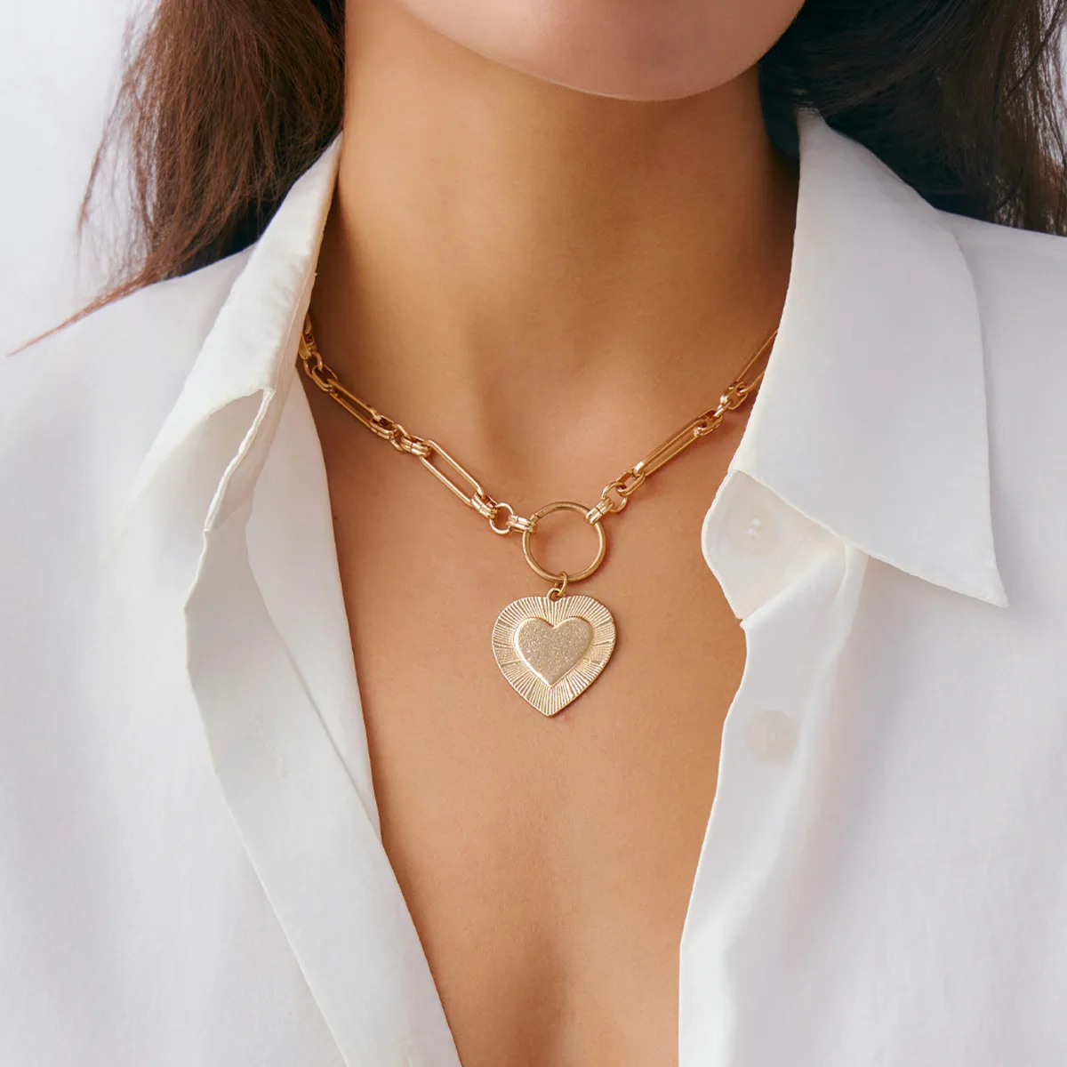 

SHIXIN Trendy Gold Color Love Heart Pendant Necklace for Women Vintage Adjustable Choker Necklace Clavicle Chain Jewelry Gift