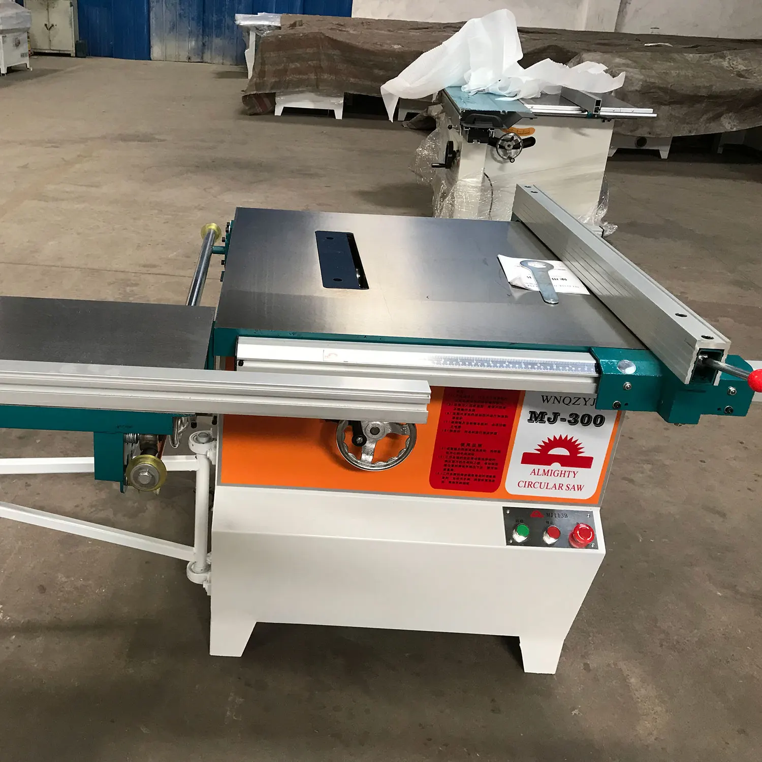 MJ113  Woodworking Machine Shaft Angle Without Pusher Tilting Arbor Wood Circular Saw Machine