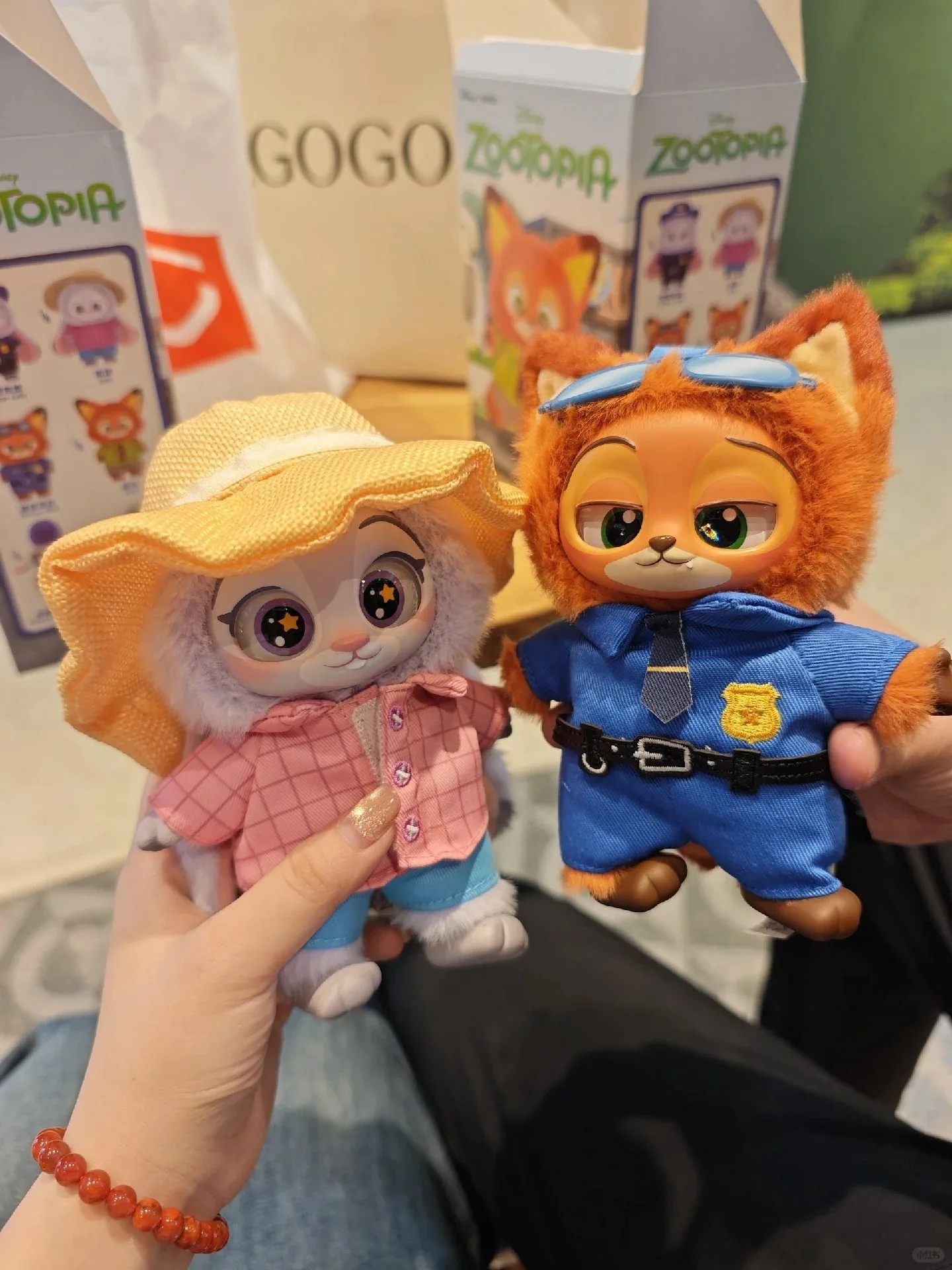 صندوق أعمى من سلسلة Miniso's Zootopia، قلادة حقيبة ظهر أنيمي، ديكور ألعاب عصري، صندوق غامض لجمع الهدايا