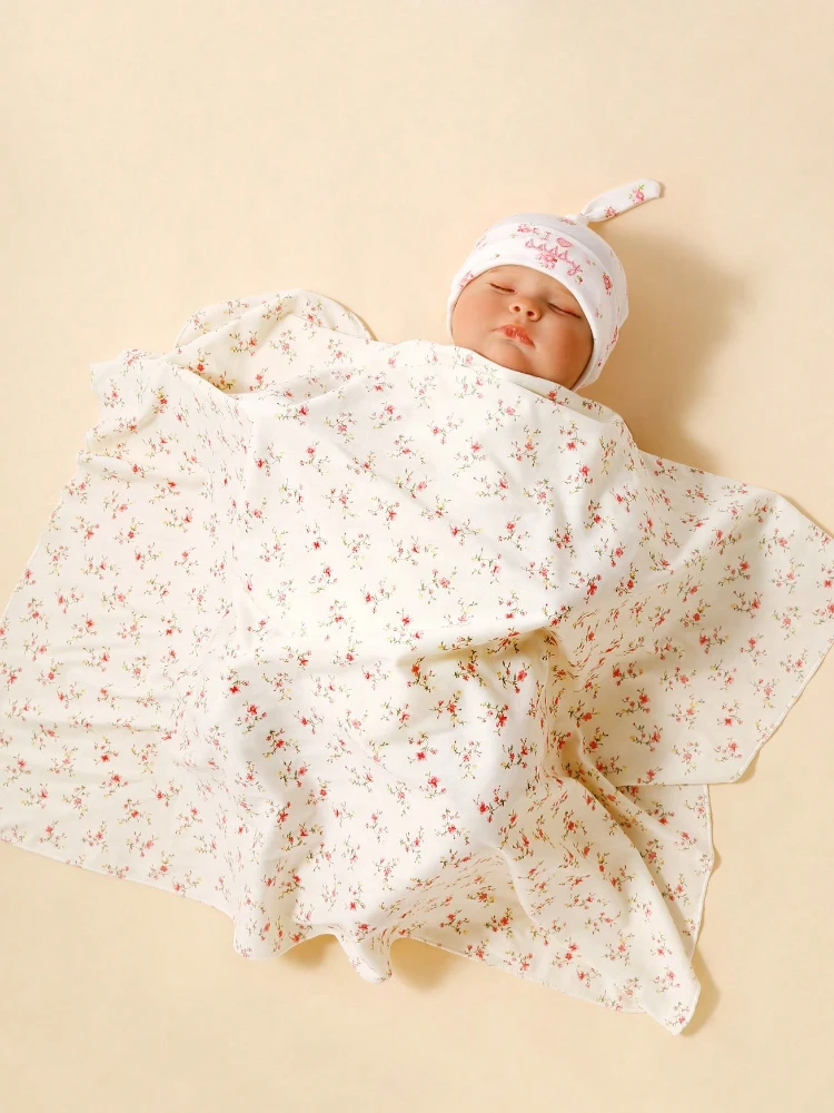 Baby blanket and hat made of 100% pure cotton, soft and comfortable, with multiple patterns to choose from as a gift for newborn